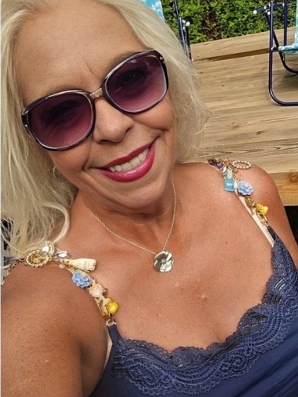 Shoulder Candy Strap  Tank| 𝐁𝐄𝐀𝐔𝐓𝐈𝐅𝐔𝐋 𝐖𝐎𝐌𝐄𝐍 𝐖𝐄𝐀𝐑𝐈𝐍𝐆 𝐎𝐍𝐄 𝐎𝐅 𝐀 𝐊𝐈𝐍𝐃 𝐂𝐑𝐄𝐀𝐓𝐈𝐎𝐍𝐒💕 - Picture 3 of 5